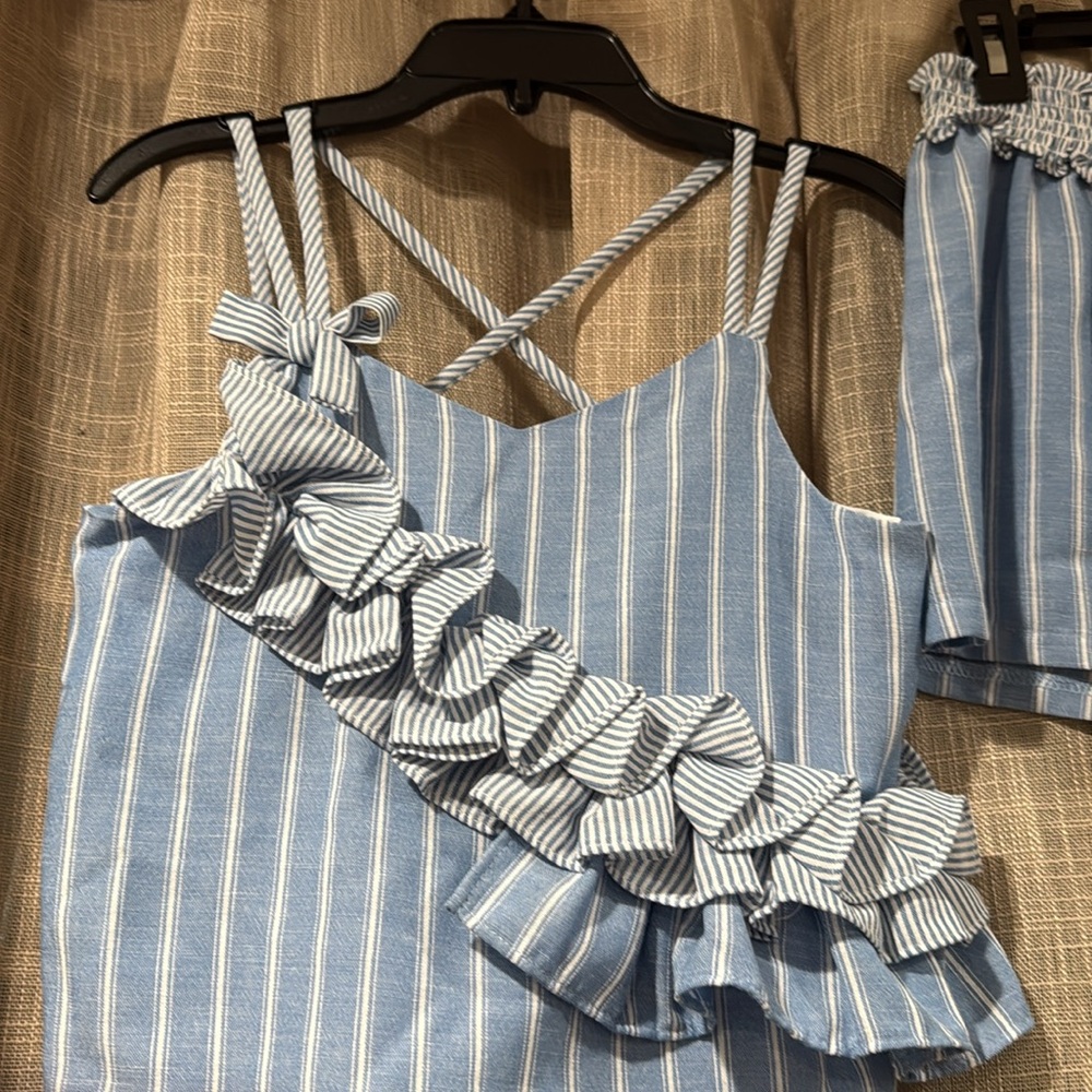New Lonnie Jean 2pc blue and white short set. Look at pictures to see the back.